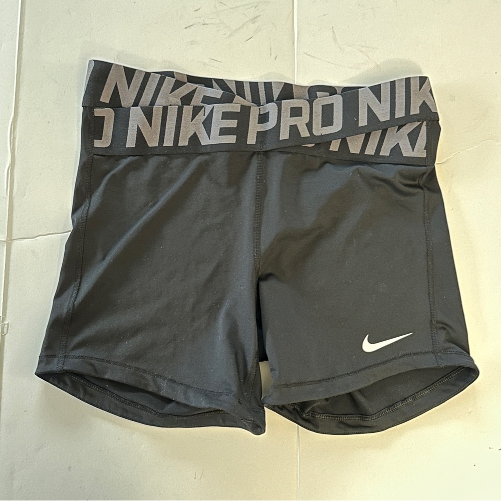 Nike Pro Black Biker Shorts Twist Waist Women's Black Athletic Shorts L